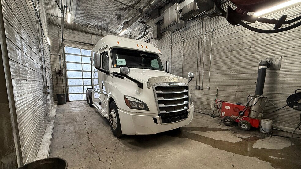 More Photos Of 46 Don Valley Pky, Sunnyside Warehouse For Sale