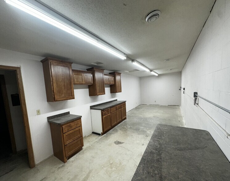 More Photos Of 16030 NE Central Ave, Ham Lake Manufacturing For Sale