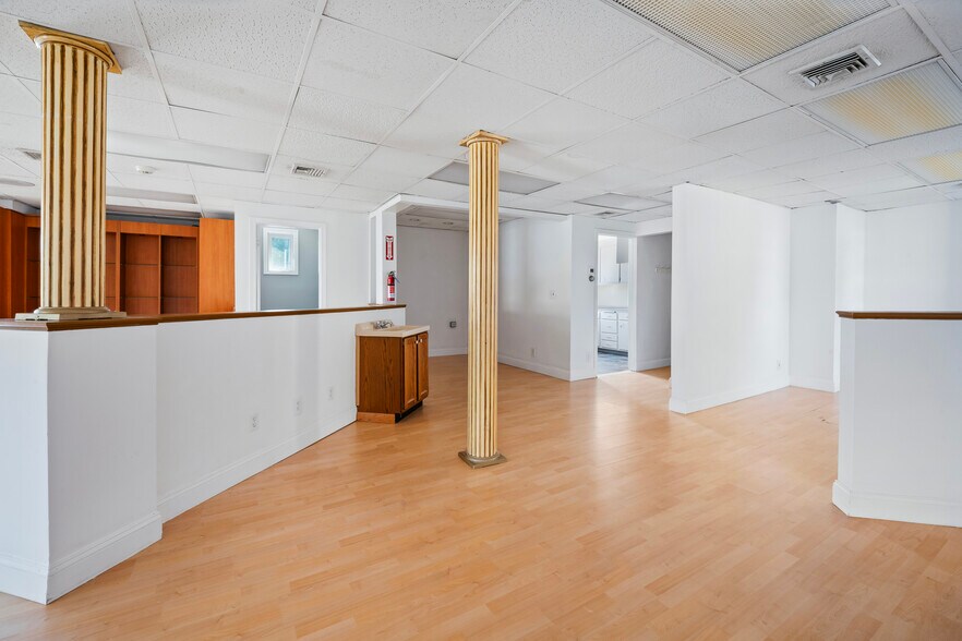 More Photos Of 238 New Britain Rd, Berlin Freestanding For Lease