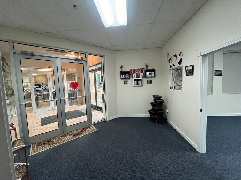 More Photos Of 5601 W Clearwater Ave, Kennewick General Retail For Lease