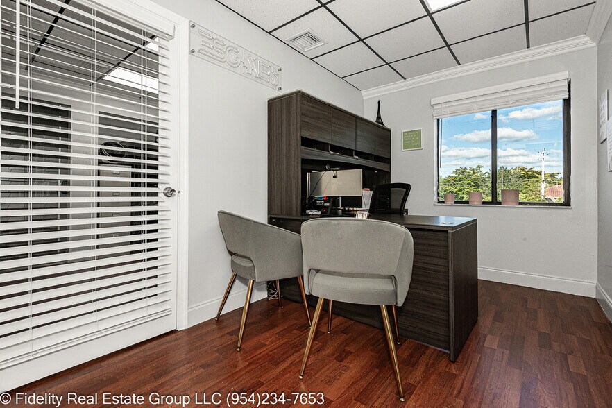 More Photos Of 3650 Coral Ridge Dr, Coral Springs Light Manufacturing For Sale