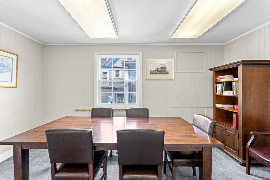 More Photos Of 17 Orchard St, New Bedford Office For Sale