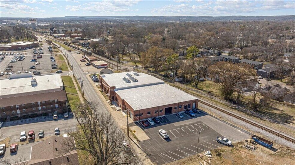 More Photos Of 1349 Adams St, Bowling Green Distribution For Lease