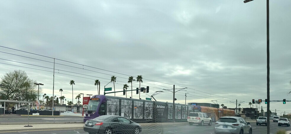 More Photos Of 1422 W Camelback Rd, Phoenix Medical For Sale