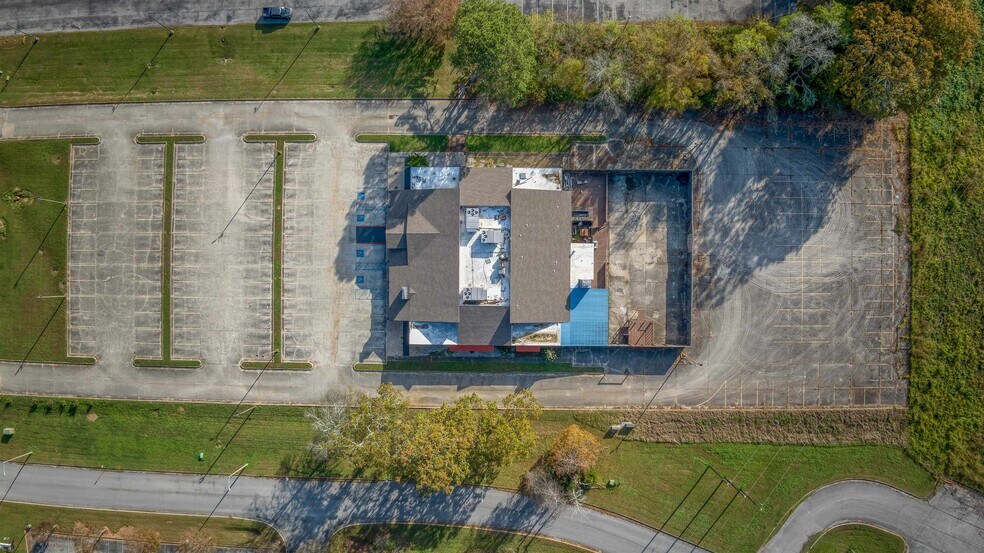 More Photos Of 4840 Hatch Blvd, Muscle Shoals Restaurant For Sale