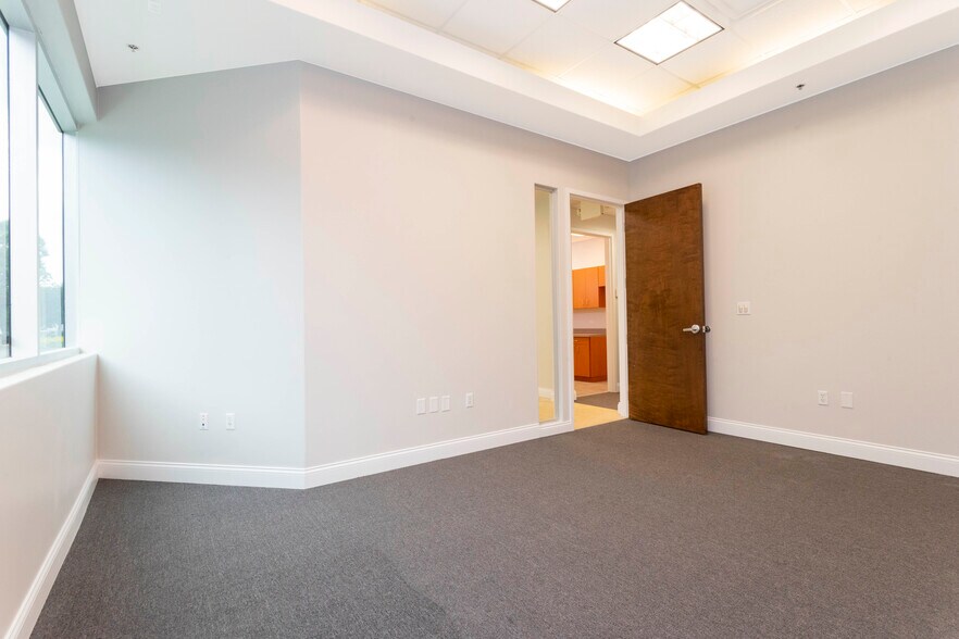 More Photos Of 7350 Futures Dr, Orlando Office For Sale
