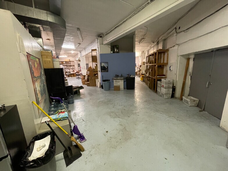 More Photos Of 3001 Pulawski Way, Pittsburgh Warehouse For Sale