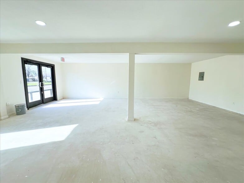 More Photos Of 7704 Irvington Blvd, Houston General Retail For Sale