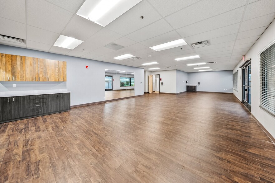 More Photos Of 2166 NW Vine St, Grants Pass Medical For Sale