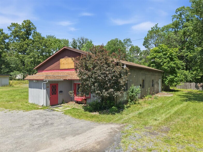More Photos Of 90 N Franklin St, Pen Argyl Office Residential For Sale