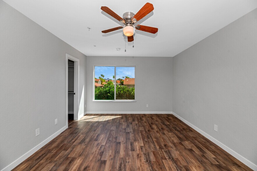 More Photos Of 1927 E Crocus Dr, Phoenix Specialty For Sale