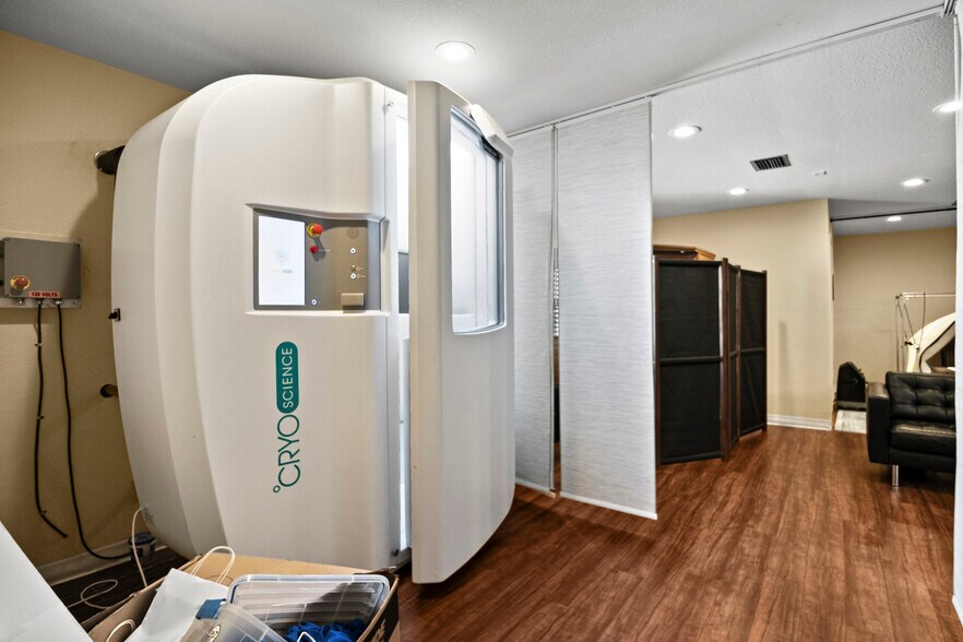 More Photos Of 1700 Dr. Martin Luther King, Jr. St N, Saint Petersburg Medical For Sale