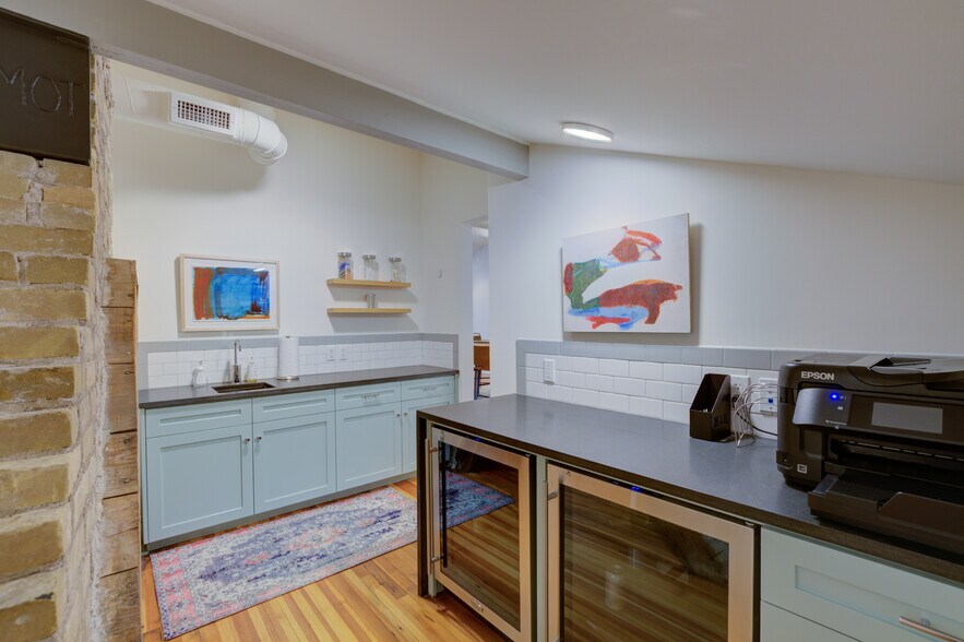 More Photos Of 904 San Antonio St, Austin Office For Lease
