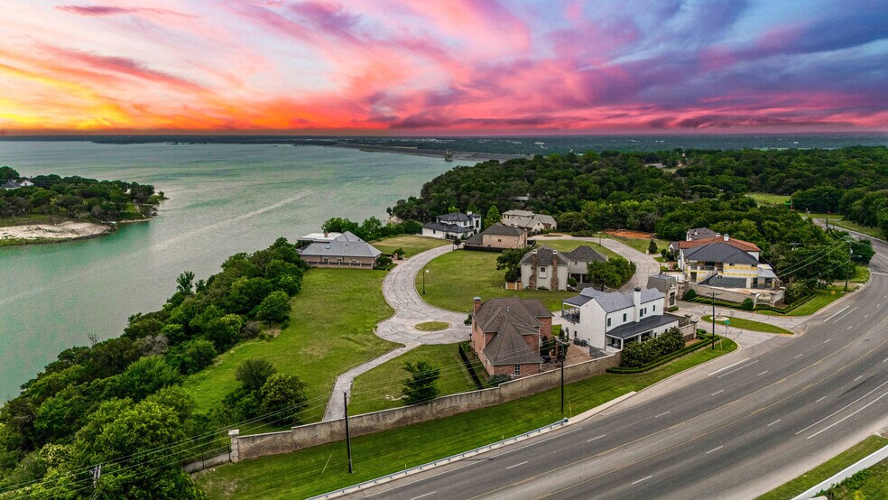 More Photos Of The Enclave, Waco Land For Sale