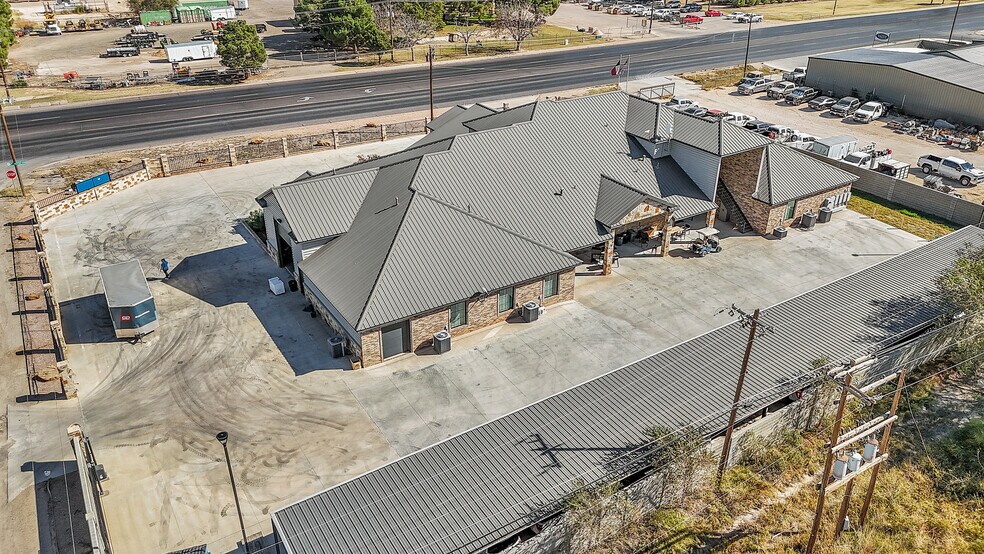 More Photos Of 4313 N County Rd W, Odessa Office For Sale