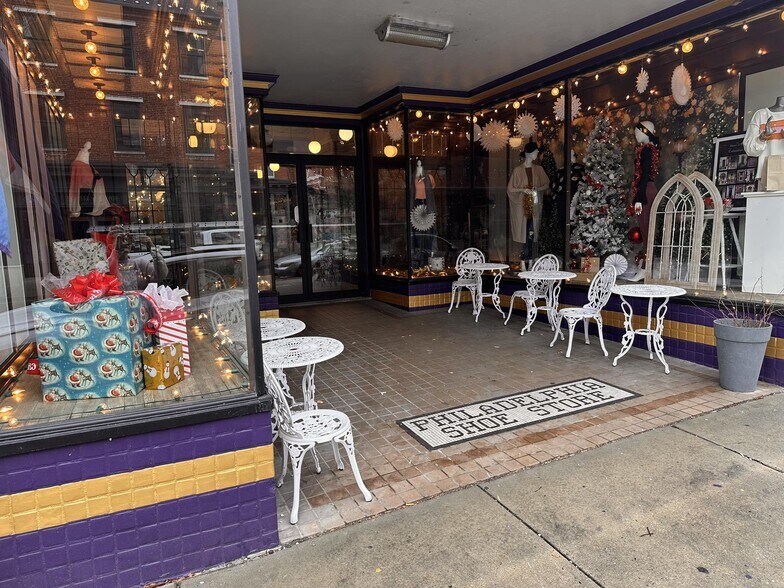 More Photos Of 245 Locust St, Columbia Restaurant For Lease