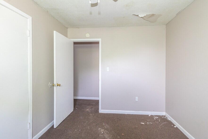 More Photos Of 201 William D Jones Blvd, Fayetteville Apartments For Sale