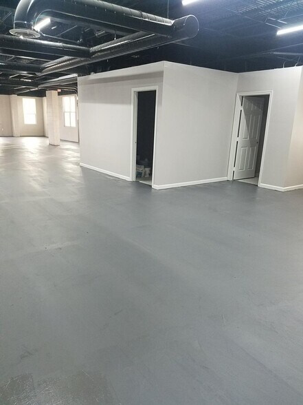 More Photos Of 200 E Texas Ave, Baytown Freestanding For Lease