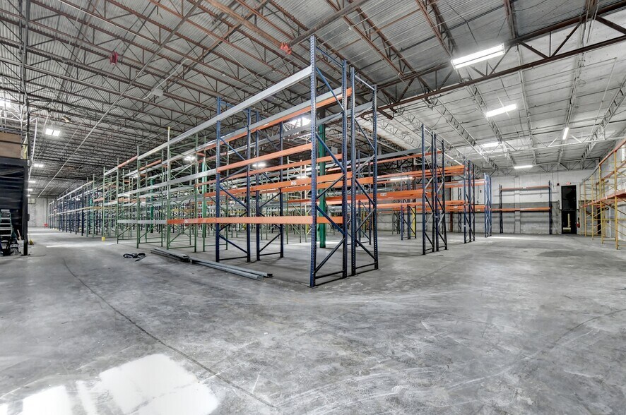 More Photos Of 6301 Best Friend Rd, Norcross Manufacturing For Lease