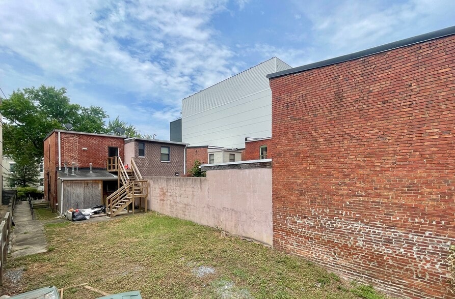 More Photos Of 1012 Florida Ave NE, Washington Office For Sale