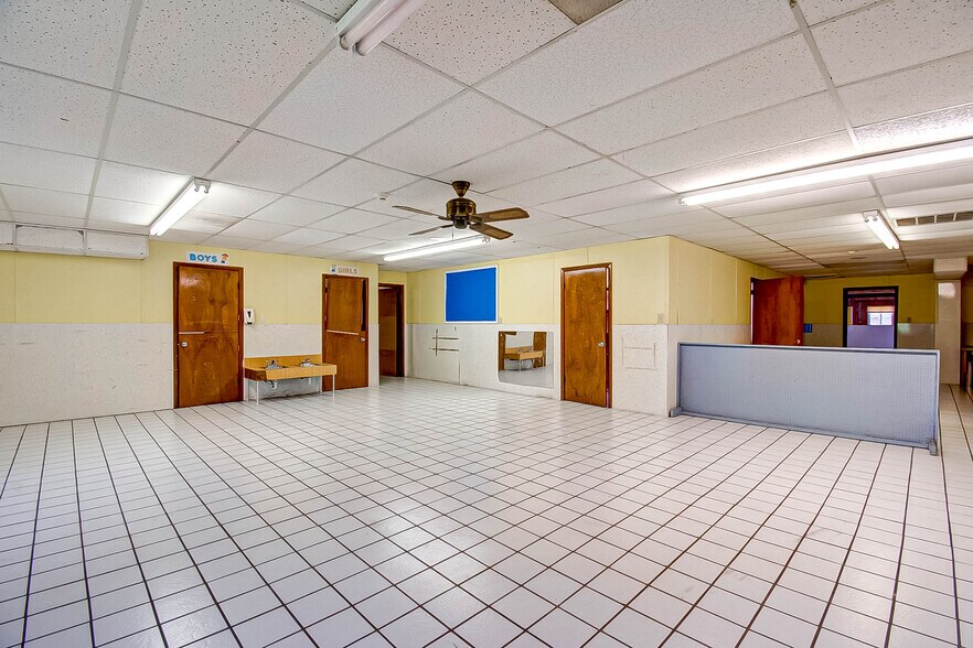 More Photos Of 3019 Dickinson Ave, Dickinson Freestanding For Sale