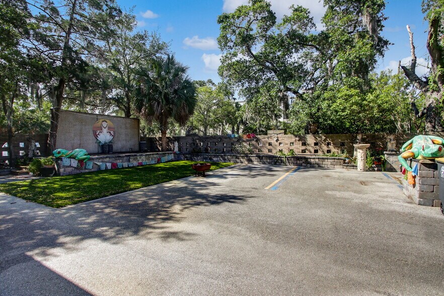 More Photos Of 1503 Oak St, Jacksonville Medical For Sale
