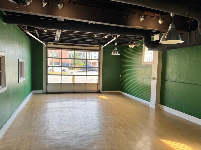 More Photos Of 2753 E College Ave, Decatur Freestanding For Lease