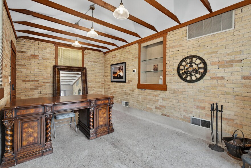 More Photos Of 209 N 400 W, Provo Office For Sale