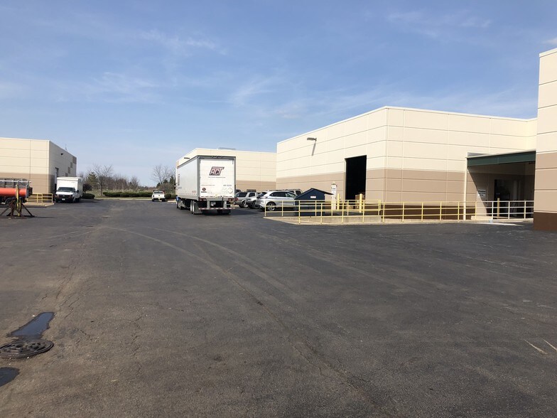 More Photos Of 9850 W 190th St, Mokena Light Distribution For Lease