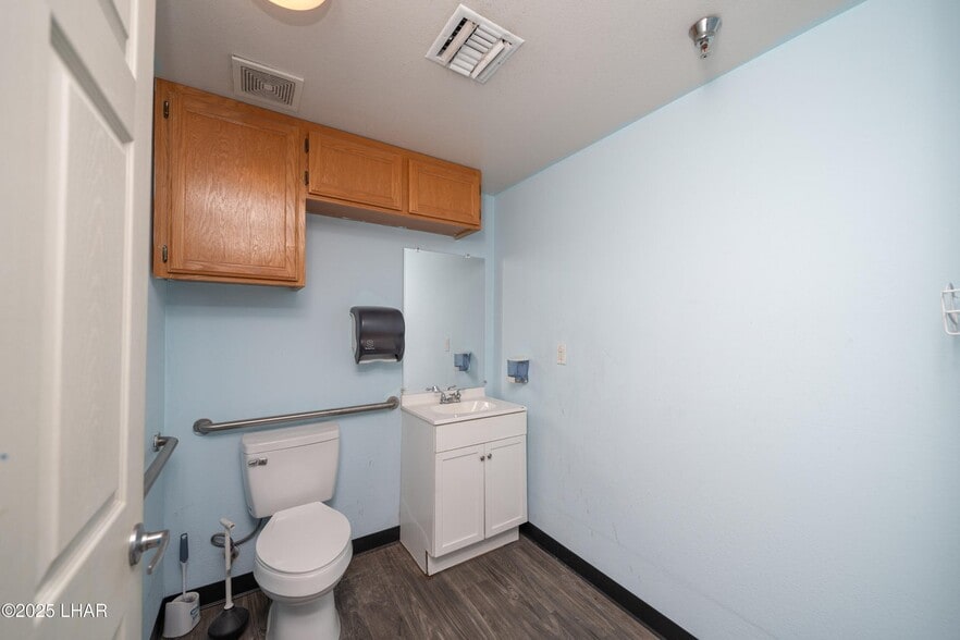 More Photos Of 1515 N Lake Havasu Ave, Lake Havasu City General Retail For Sale