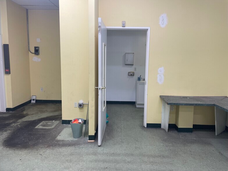 More Photos Of 6333 Wilshire Blvd, Los Angeles Medical For Lease