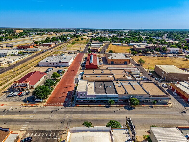 More Photos Of 318 N Chadbourne St, San Angelo Storefront For Sale