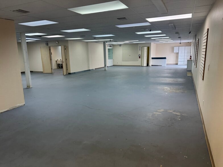 More Photos Of 1002 Manatee Ave, Bradenton Freestanding For Lease