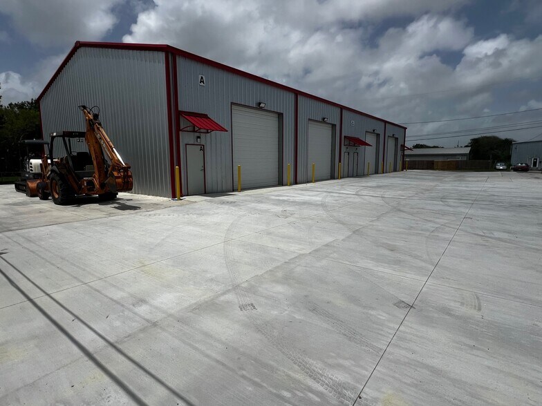 More Photos Of 810 Nas Dr, Corpus Christi Industrial For Lease