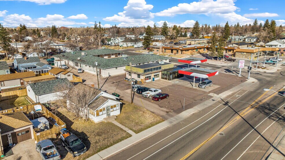 More Photos Of 1822 Logan Ave, Cheyenne Service For Sale