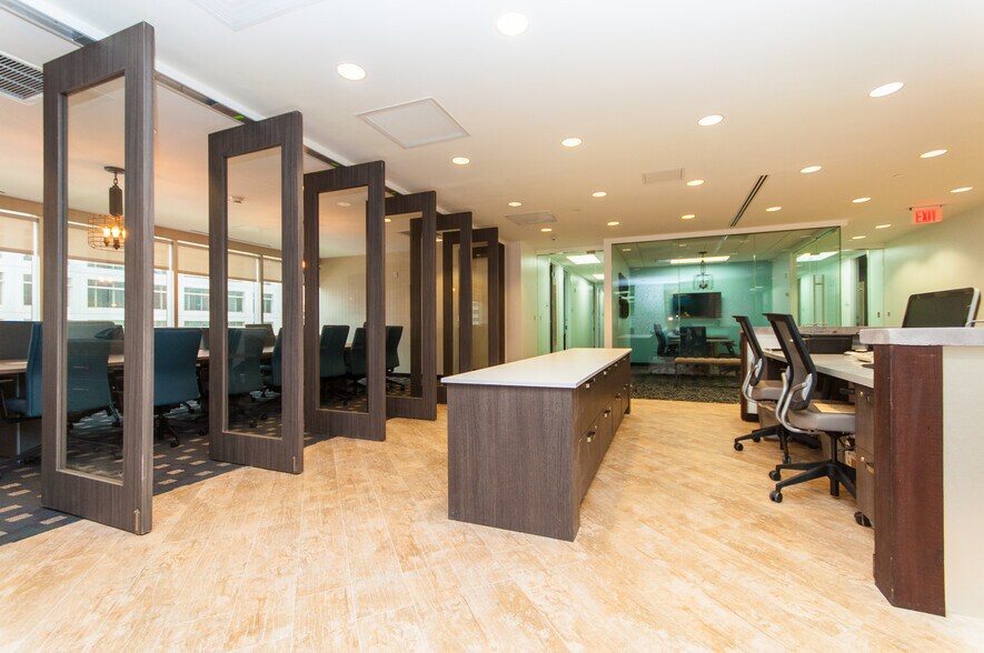 More Photos Of 777 Brickell Ave, Miami Office For Lease