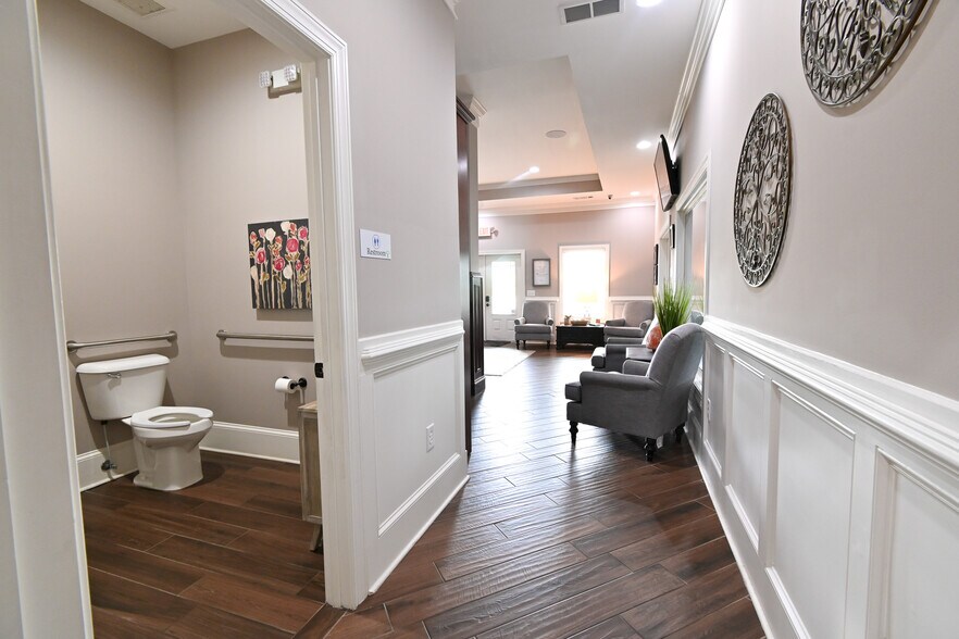 More Photos Of 150 Jw Plaza Dr SE, Calhoun Office For Sale