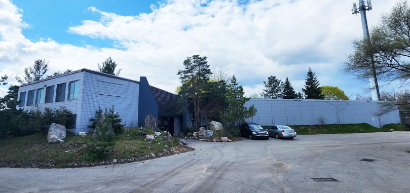 Primary Photo Of 3113 Plaza Dr NE, Grand Rapids Freestanding For Sale