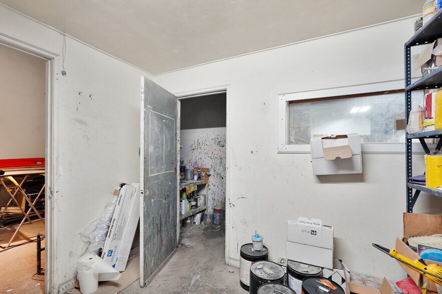 More Photos Of 245 24th St, Richmond Auto Repair For Sale