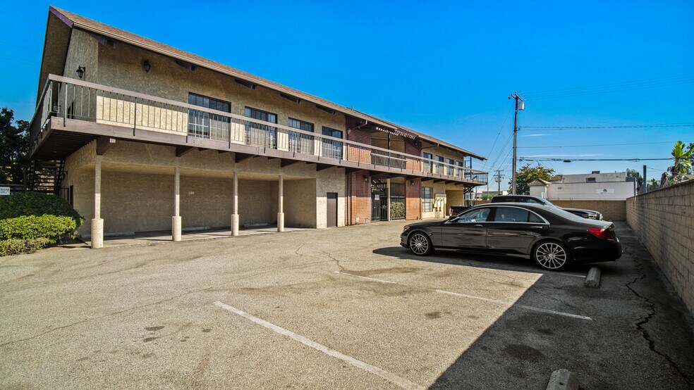 More Photos Of 800 E Wardlow Rd, Long Beach Loft Creative Space For Sale