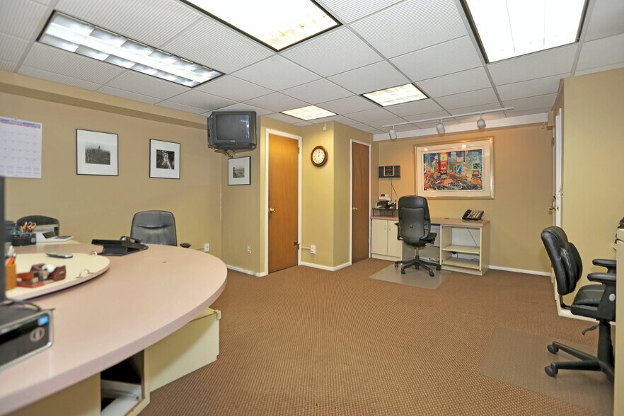 More Photos Of 2185 Lemoine Ave, Fort Lee Apartments For Sale