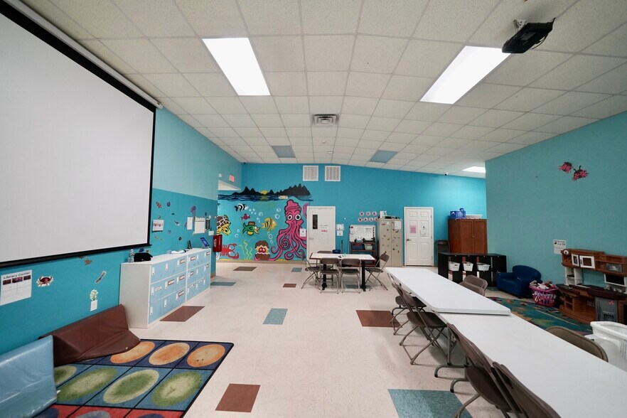 More Photos Of 21 North St, Hartly General Retail For Sale