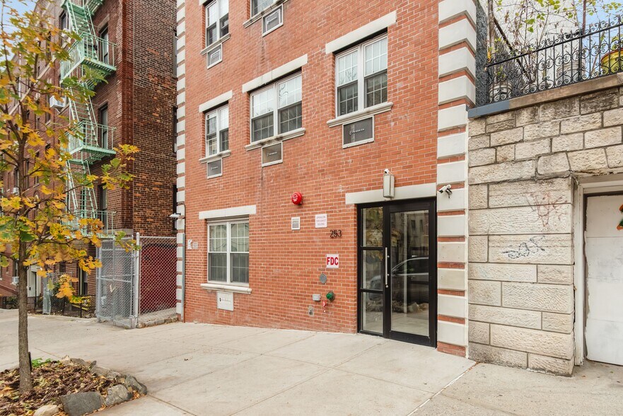 More Photos Of 253 E 206th St, Bronx Apartments For Sale
