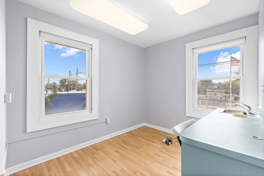 More Photos Of 197 S Washington Ave, Bergenfield Medical For Sale