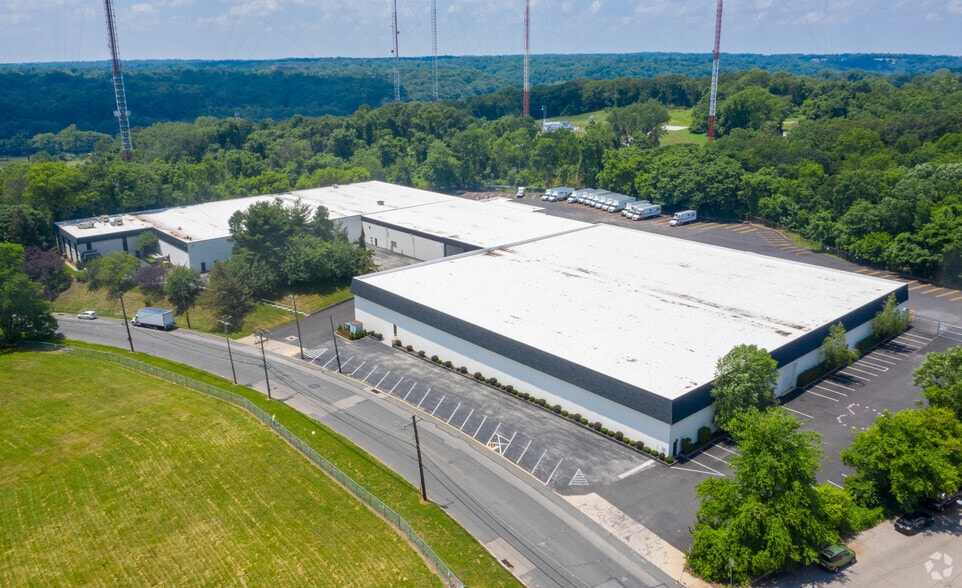 More Photos Of 401 Domino Ln, Philadelphia Warehouse For Lease