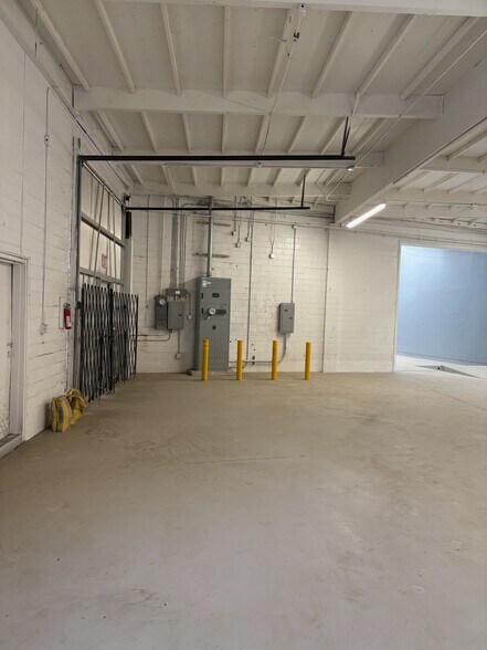More Photos Of 13413 S Broadway, Los Angeles Manufacturing For Sale