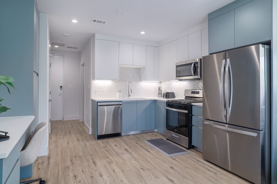 More Photos Of 5515 Humming Bird Ln, Austin Apartments For Sale