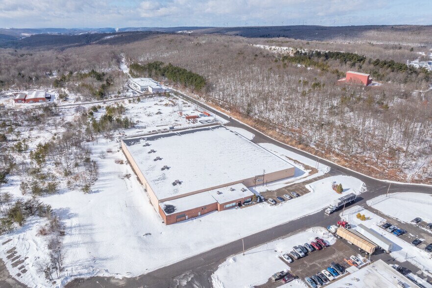 More Photos Of 10 Schultz Drive, Delano Warehouse For Lease