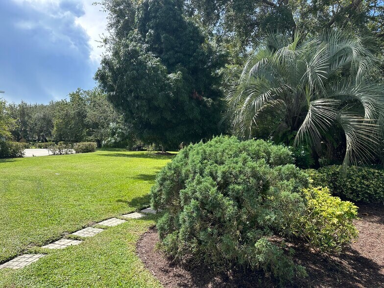 More Photos Of 1310 SE West Star Ave, Port Saint Lucie Hospital For Lease