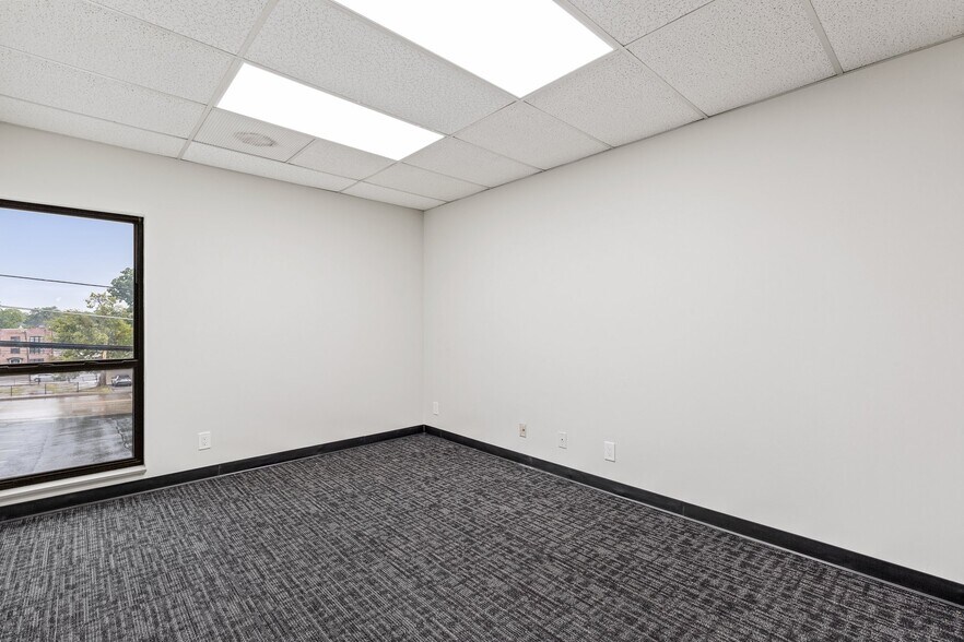 More Photos Of 1515 S Boulder Ave, Tulsa Office For Lease